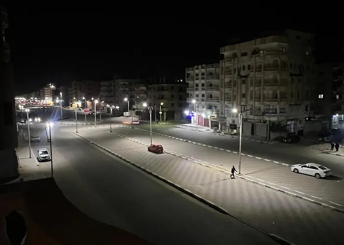 شقة A In Comfy And Spacious Two Bedrooms - 5 Mins Drive From Bus Station السويس
