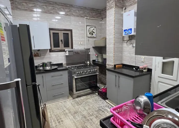 A In Comfy And Spacious Two Bedrooms - 5 Mins Drive From Bus Station شقة السويس